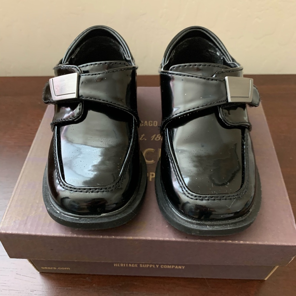 Toddler formal shoes